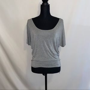 Sugar Rain Women’s Gray Boatneck/Off The Shoulder T-Shirt. Size: L